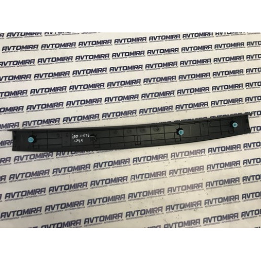 Обшивка кришки багажника Hyundai i30 HB 2007-2012 817612L000